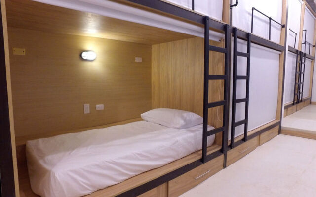 Bourbon St Hostal Boutique - Hostel