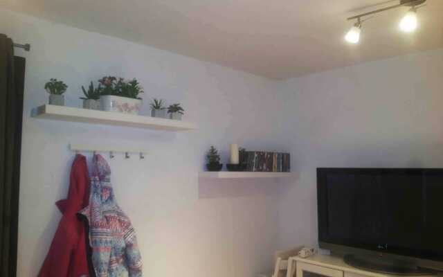 Modern, Occupancy 2/4 People, Parking, Wifi