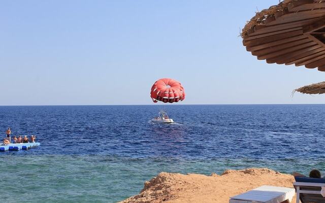 Pool and Sea at Le Mirage New Tiran Naama Bay