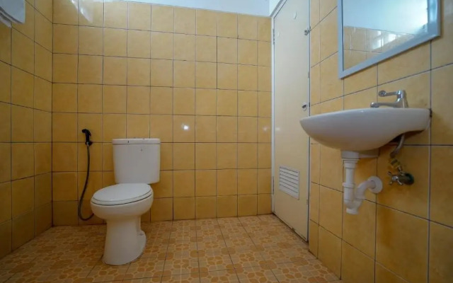 Super OYO 1844 Bravo Residence