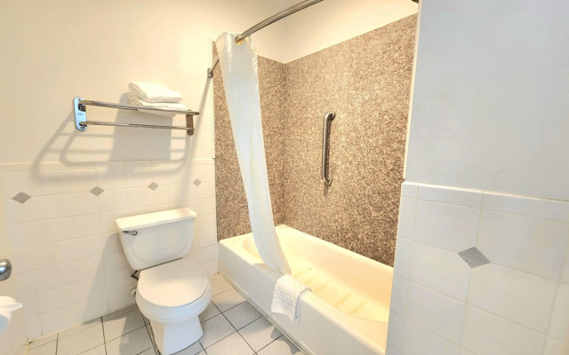 Days Inn by Wyndham Navasota