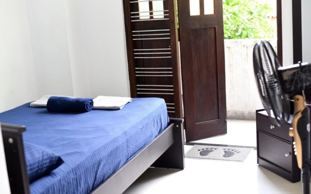 Steps Backpackers Hostel