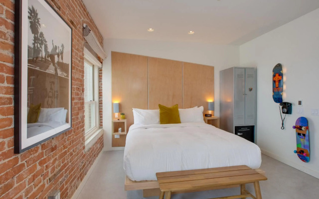 Venice V Hotel