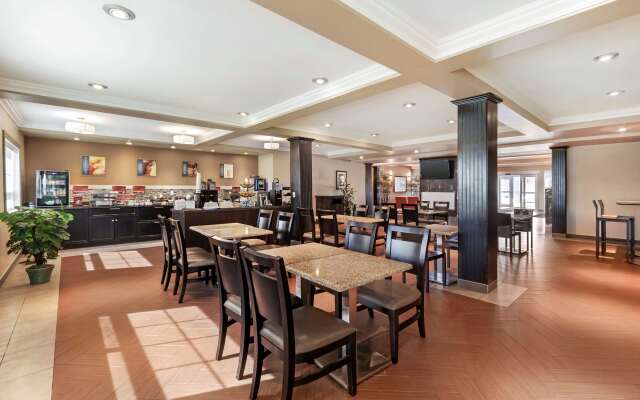 Best Western Plus Peace River Hotel & Suites