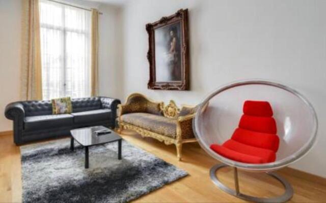 ARC DE TRIOMPHE-CARNOT Luxury & Design