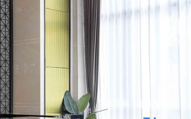 You Home Hotel (Wuhan Houhu Avenue Xingye Road Subway Station)