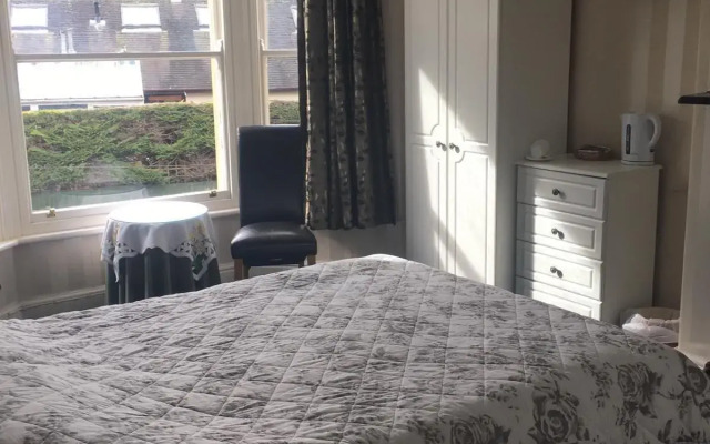 Hillcrest Guest House