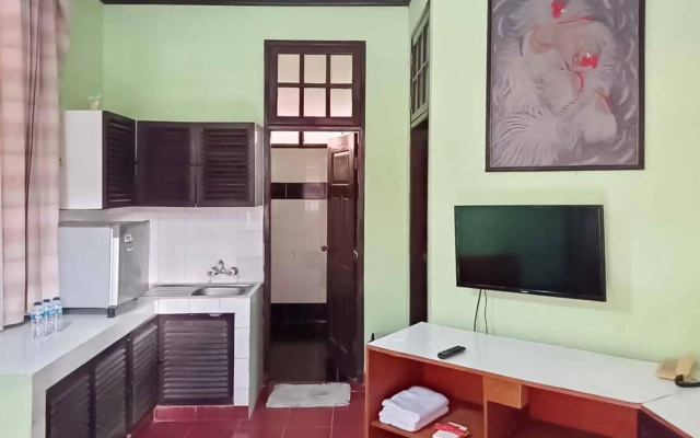 RedDoorz Plus near Tugu Mercusuar Anyer