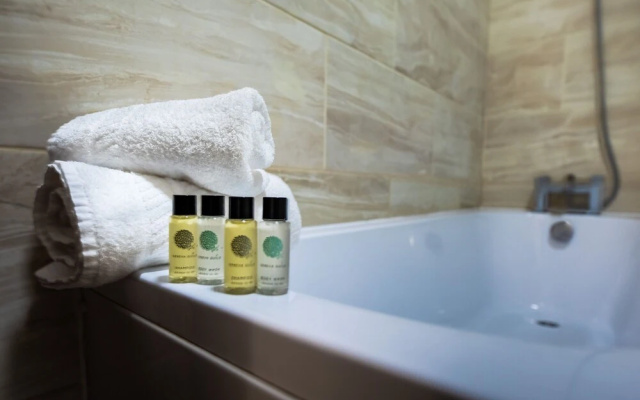 Emerald Court Executive Watford Central Apartment