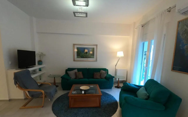 Park view apartment near Panormou