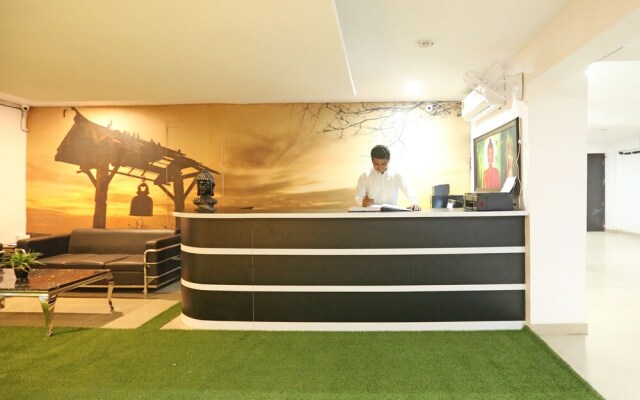 OYO 9587 The Royal Crowne