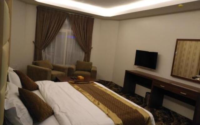 Crown Glory Hotel Suites