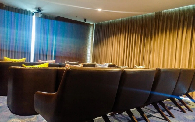 Spacious Elegant 3br Veranda Residence @ Puri Apartment