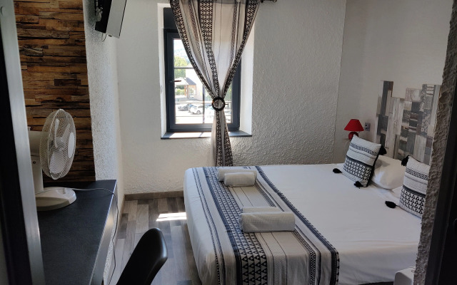 Hôtel Restaurant LES VOYAGEURS