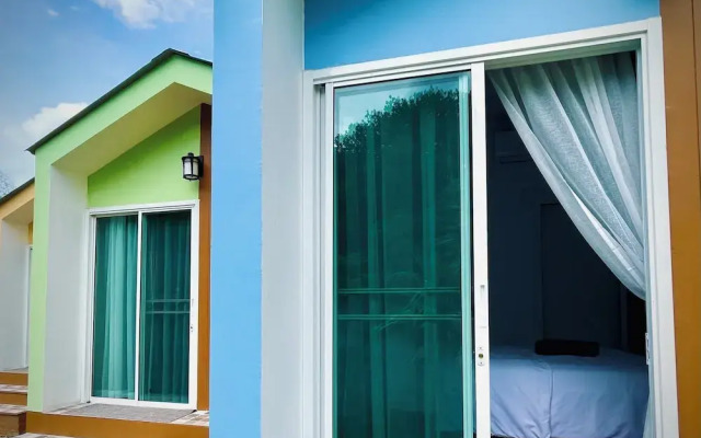 Ozone Beach House & Rooms