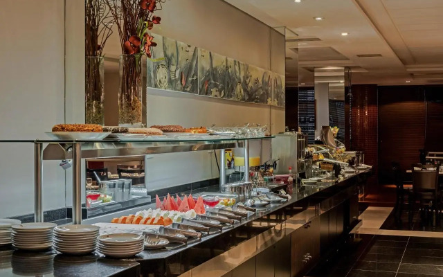 Astron Ponta Grossa Plaza by Nobile