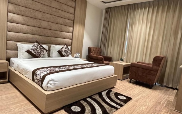 Hotel RRV with Free Parking