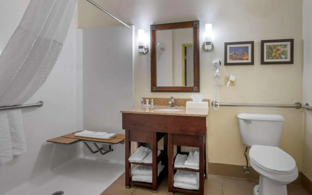 Comfort Suites Miamisburg - Dayton South