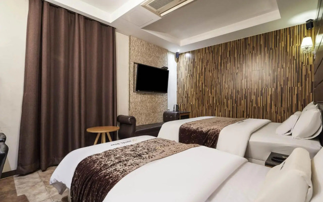 Blixx Hotel