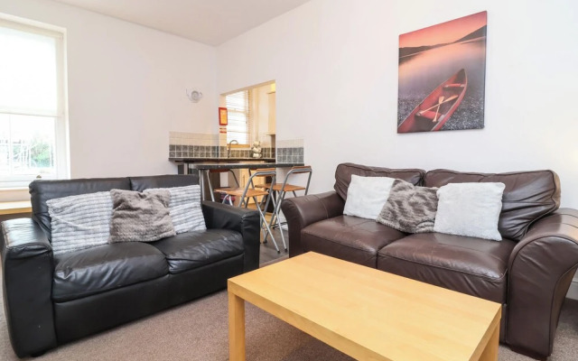 6 Searock Apartments