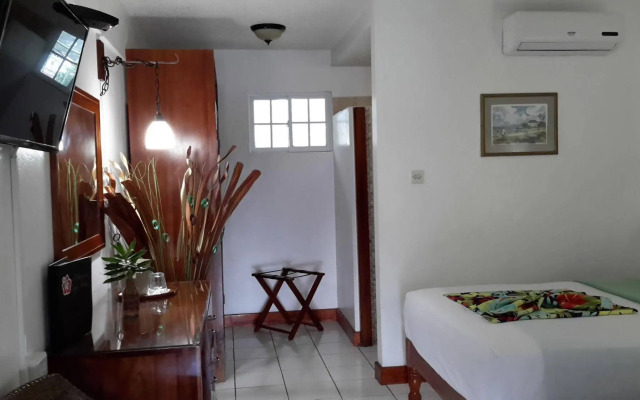 Hibiscus Lodge