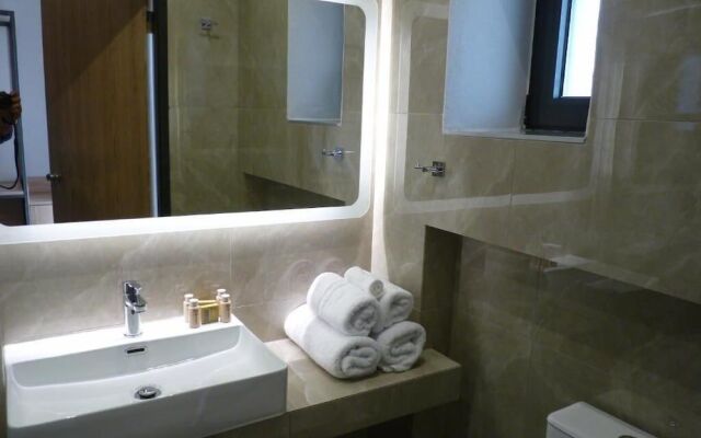 Comfort Suites and Rooms