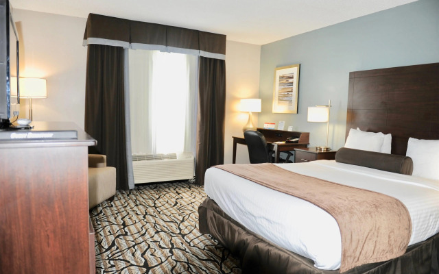 Days Inn & Suites by Wyndham Wausau