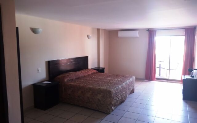 Los Jitos Hotel & Suites