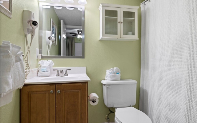 Pelican Beach 0904 1 Bedroom Condo by Pelican Beach Management