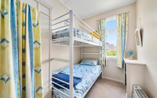 The Beach House - Kapiti Coast Holiday Home