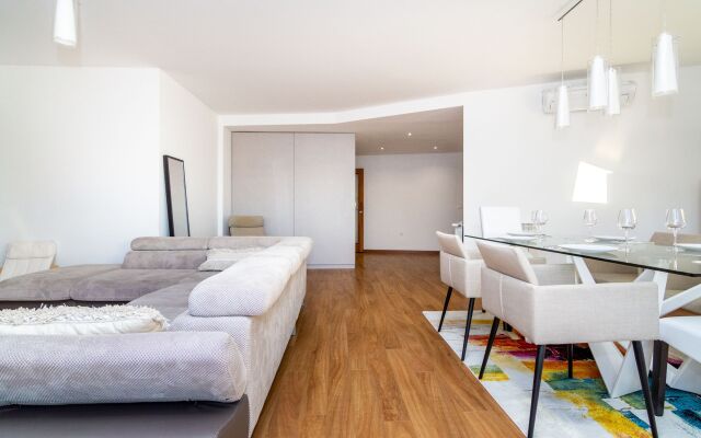 Damasceno Contemporary Apartment