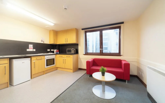 JOIVY Inviting flat near Edinburgh Castle - Adults Only