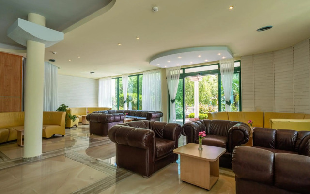 Perla Plaza Hotel