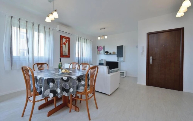 Nice Home in Privlaka With Wifi and 2 Bedrooms