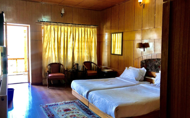 Hotel Spic N Span