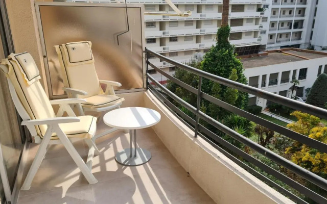 1 mn CROISETTE près Martinez