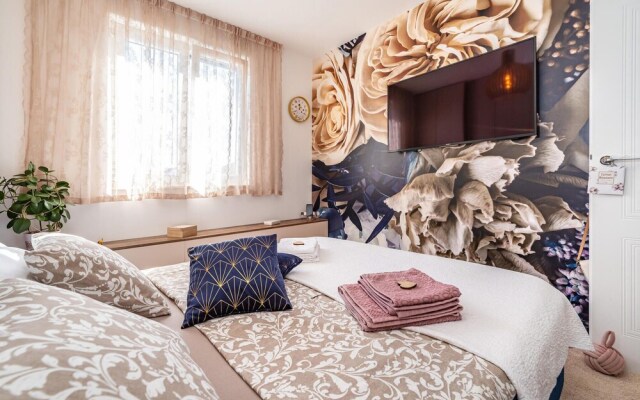 Amazing Apartment in Zadar With Sauna, Wifi and 2 Bedrooms