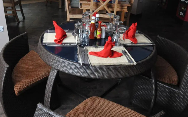 CityBlue Hotel & Suites