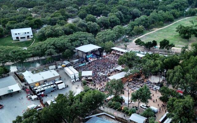 The White House on the Horseshoe