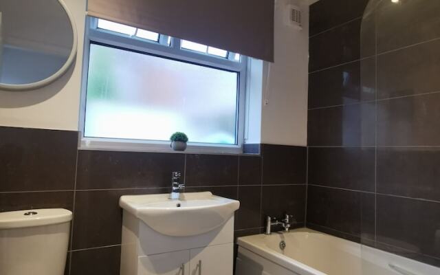 Contractors Home Free Parking Close to City Centre