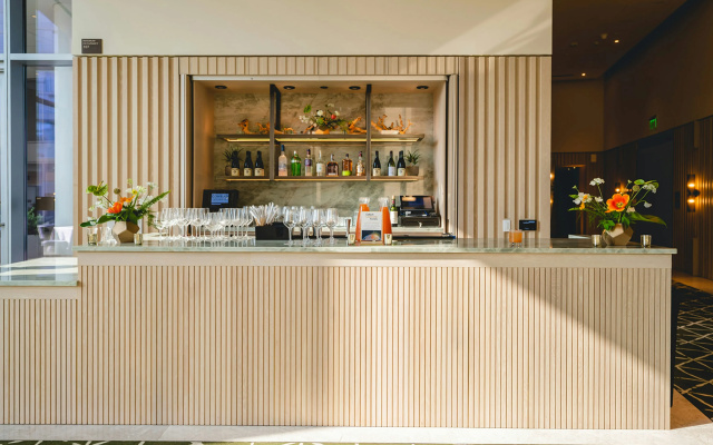 Conrad Los Angeles