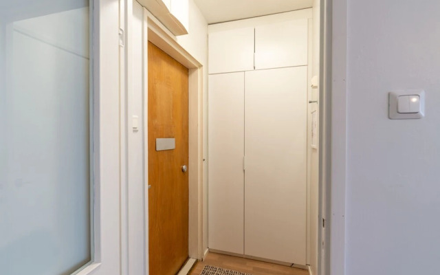 Renovated bright Studio in city center