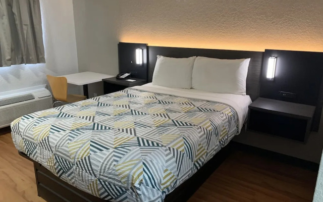 Fam Saigon Hostel