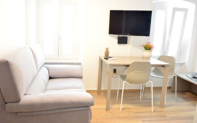 Aquarius Apartments by DuHomes