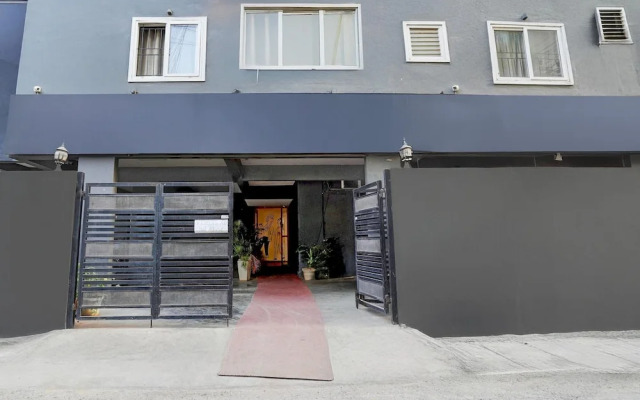 Spacious Comfort Stays Near Aerospace Museum
