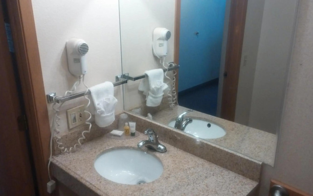Sunrise Inn Hotel