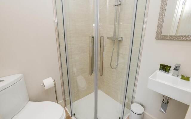 Wollaton House - Fabulous 5 bed house Nottingham
