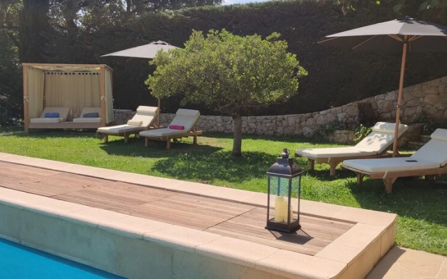 Loup Castel Boutique Hotel B&B