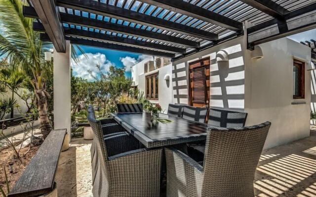 Villa Waves