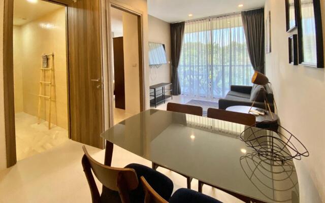 Escape Condominiums Beachfront Suites - Mae Phim